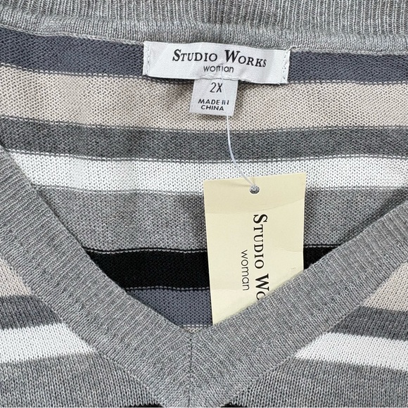 NWT woman’s Studio Works lightweight sweater size 2X - Picture 2 of 4